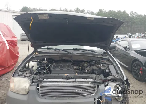 2002 Ford Escape Xlt z USA, uszkodzony, nr VIN 1FMYU03182KD40768